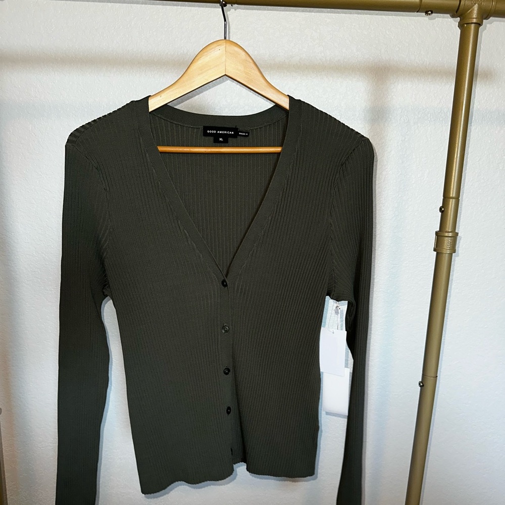 Good American Ribbed V-Neck Cardigan Top – Fatigue Green – XL – NWT $149